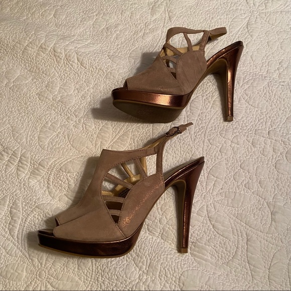 AUDREY BROOKE HEELS, Size 7 - Picture 1 of 13